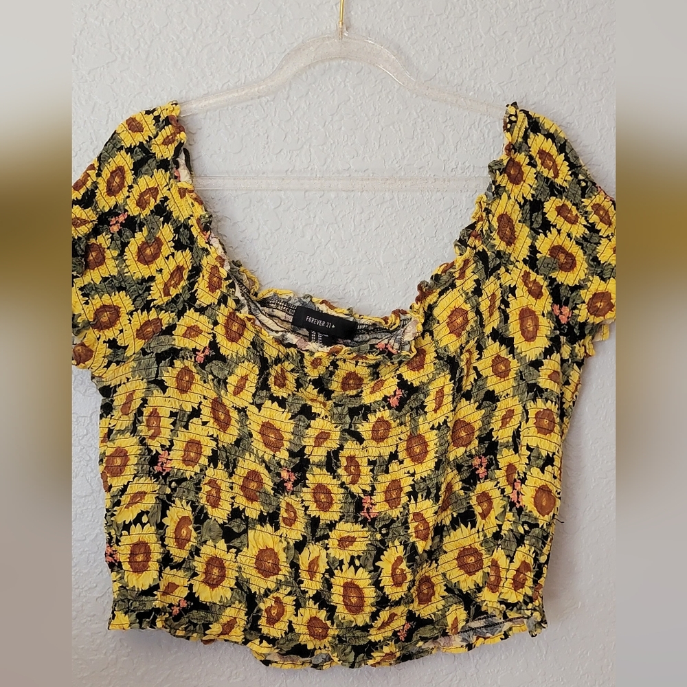 Plus Sized Smocked Sunflower Print Crop Top